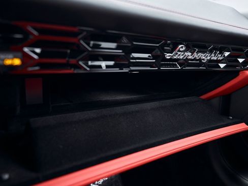 Used 2023 Lamborghini Huracan EVO image 73