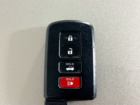 Used 2015 Toyota Avalon Limited image 36