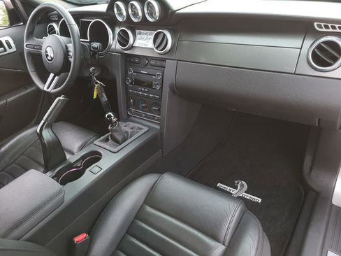 Used 2009 Ford Mustang Shelby GT500 RWD image 8
