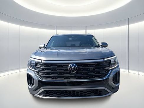 Used 2024 Volkswagen Atlas Cross Sport SE FWD image 7