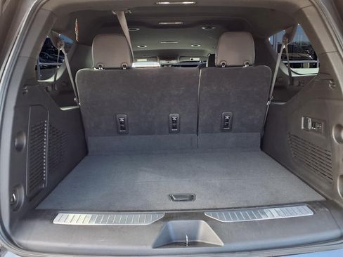 Used 2023 Chevrolet Suburban Premier AWD/4WD image 5