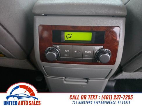 Used 2012 Toyota Highlander Limited image 24