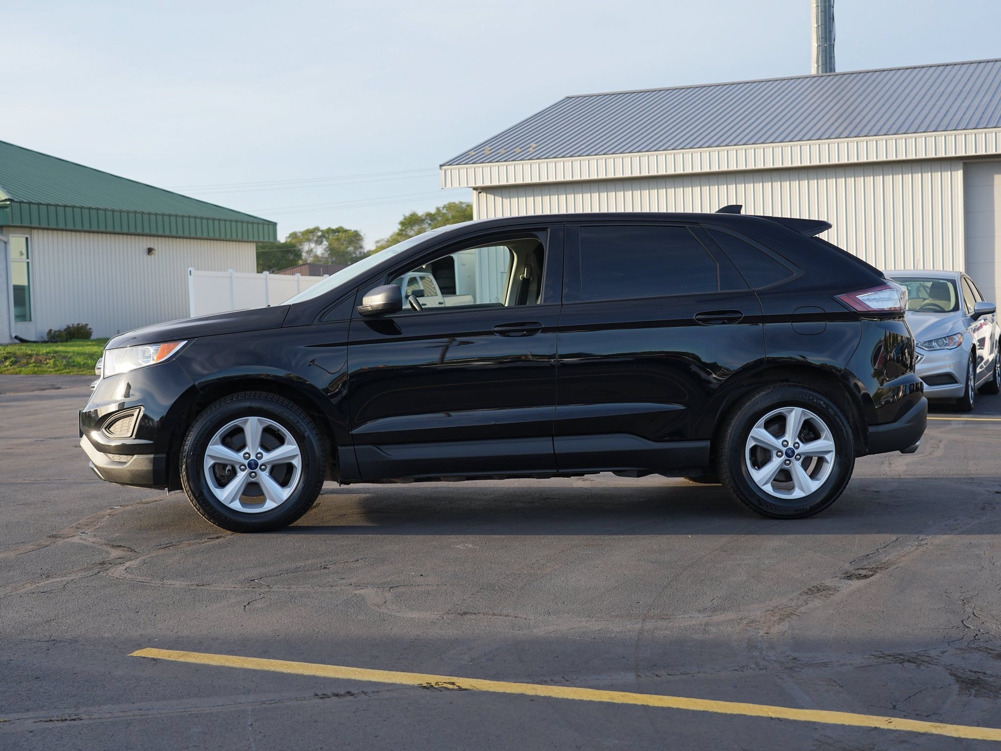 Used 2017 Ford Edge SE AWD/4WD image 7