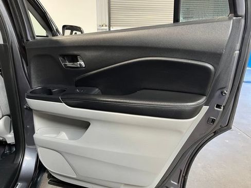 Used 2017 Honda Pilot EX image 15