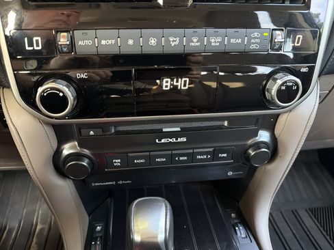 Certified 2023 Lexus GX 460 Premium w/ Premium Package AWD/4WD image 27