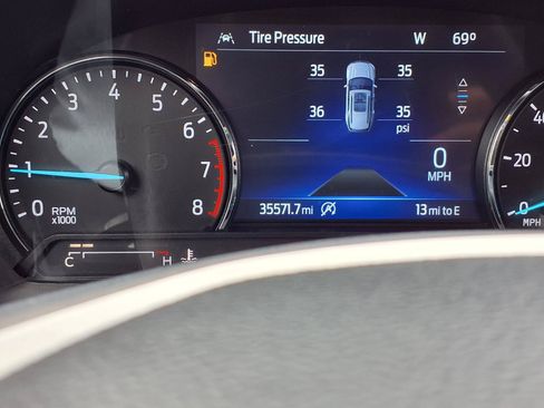 Used 2023 Ford Explorer XLT w/ Equipment Group 202A AWD/4WD image 18