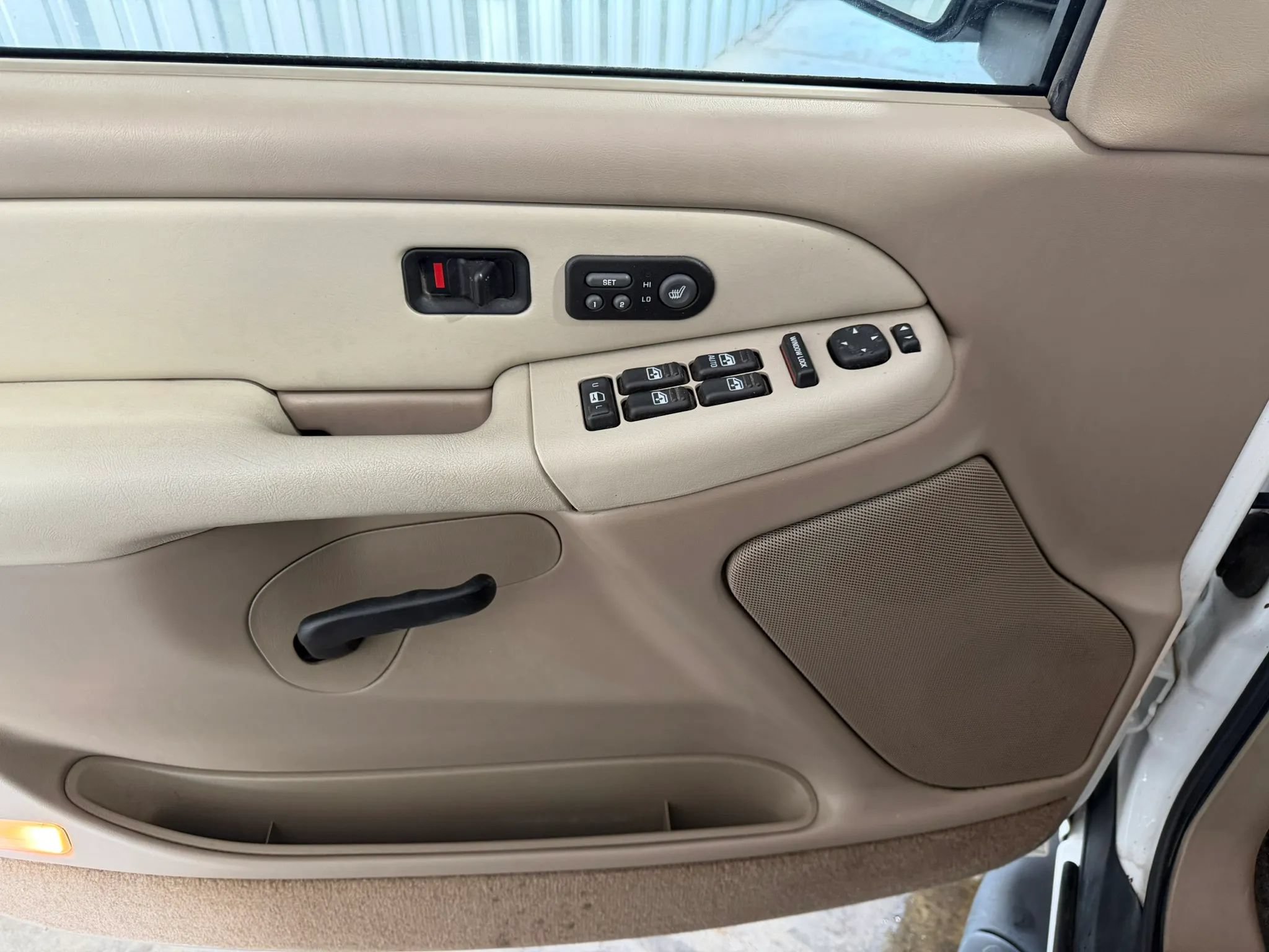 Used 2002 Chevrolet Tahoe LT RWD image 9