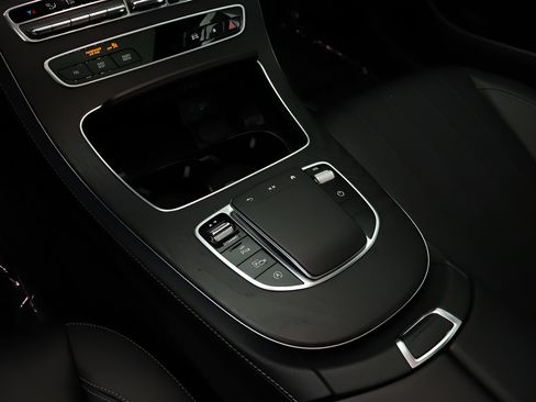 Used 2022 Mercedes-Benz E 350 Sedan image 15