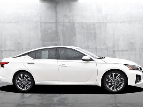 Certified 2025 Nissan Altima 2.5 SL image 5