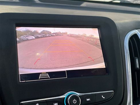 Used 2022 Chevrolet Equinox LS w/ LS Convenience Package image 13