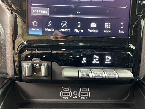 New 2026 RAM 1500 4x4 Crew Cab image 15