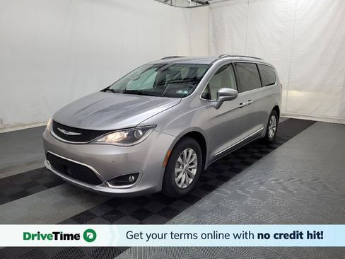 Used 2019 Chrysler Pacifica Touring-L w/ Advanced Safetytec Group FWD image 1