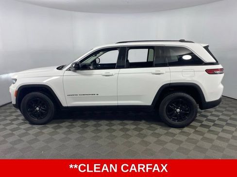 Used 2023 Jeep Grand Cherokee Laredo AWD/4WD image 5