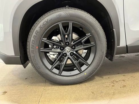 New 2026 Toyota Grand Highlander AWD Hybrid image 24