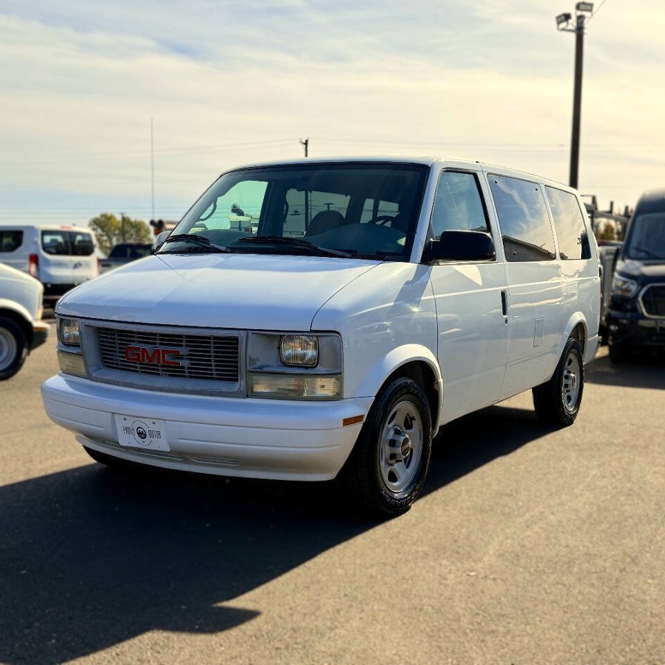 Used 2004 GMC Safari Passenger RWD image 35