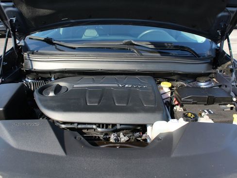 Used 2019 Jeep Cherokee Limited image 24