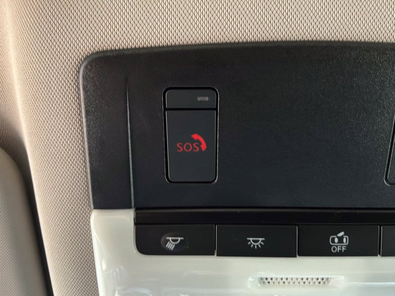 Used 2025 Nissan Rogue SV FWD image 18