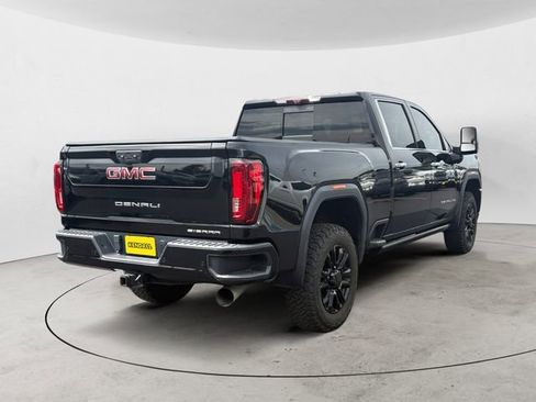 Used 2023 GMC Sierra 2500 Denali w/ Denali Black Diamond Edition AWD/4WD image 5