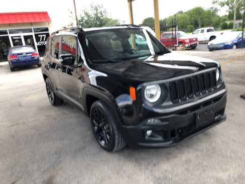 Used 2018 Jeep Renegade Altitude image 1