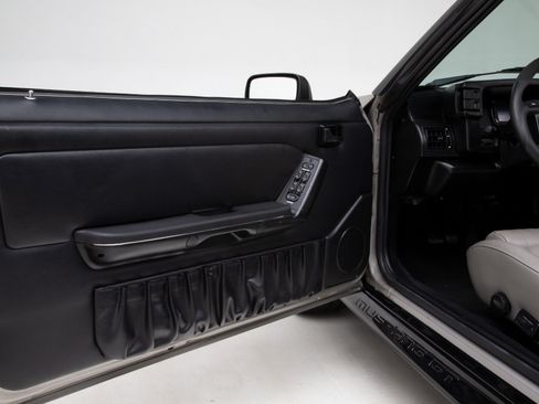 Used 1990 Ford Mustang GT RWD image 29