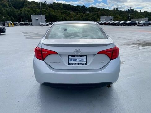 Used 2018 Toyota Corolla SE w/ Carpet Mat Package (TMS) FWD image 7