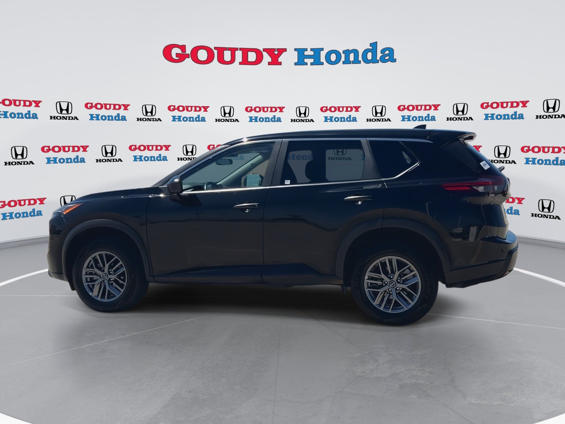 Used 2024 Nissan Rogue S AWD/4WD image 6