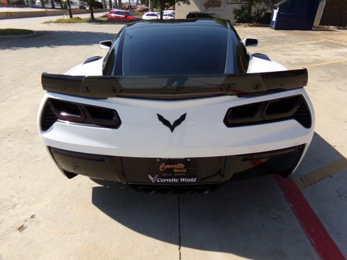 Used 2016 Chevrolet Corvette Stingray Coupe w/ 2LT Preferred Equipment Group RWD image 6