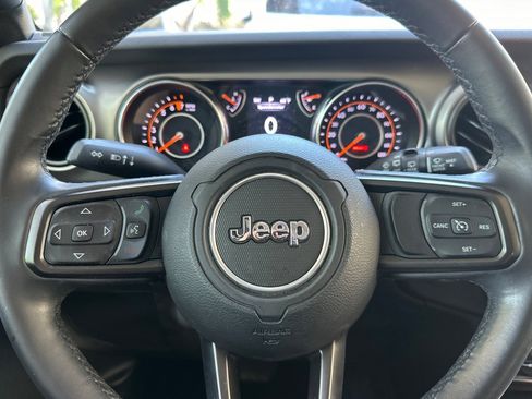 Used 2018 Jeep Wrangler Unlimited Sport S AWD/4WD image 16