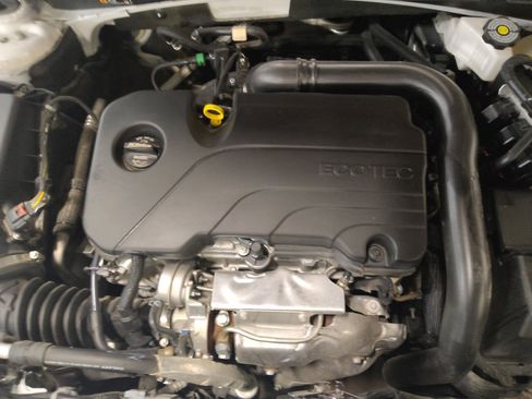 Used 2025 Chevrolet Malibu LT FWD image 30