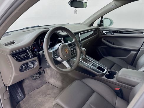 Used 2021 Porsche Macan image 10