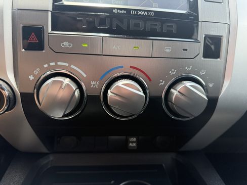 Used 2019 Toyota Tundra SR5 w/ SR5 Upgrade Package AWD/4WD image 26