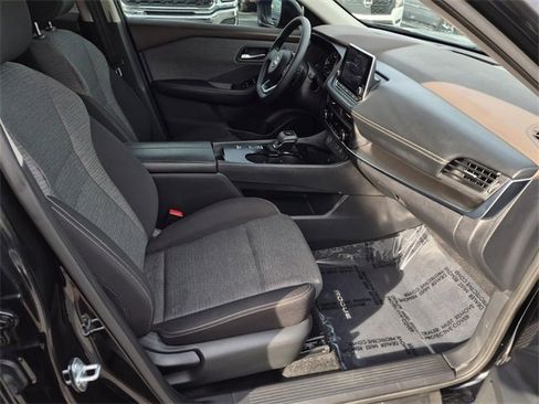 Used 2023 Nissan Rogue SV image 11