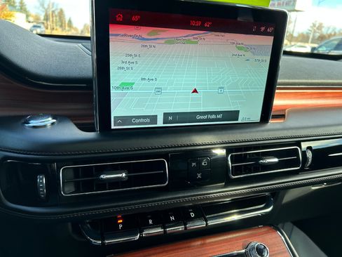 Used 2023 Lincoln Aviator Reserve w/ Equipment Group 201A image 9