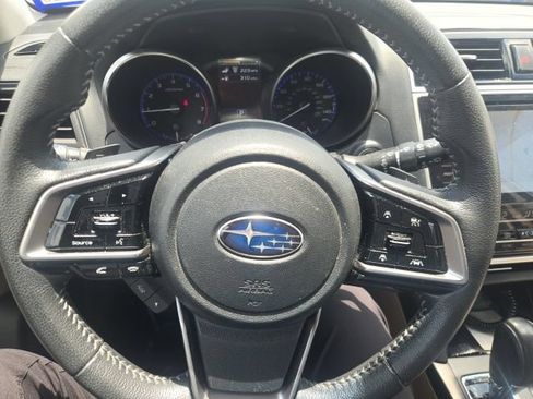 Used 2018 Subaru Outback 2.5i Limited AWD/4WD image 9