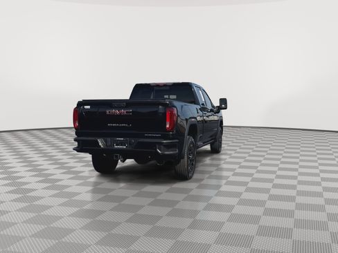 Certified 2022 GMC Sierra 3500 Denali w/ Denali Black Diamond Edition AWD/4WD image 2