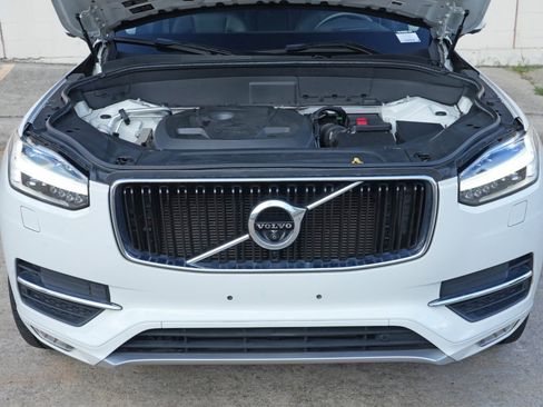 Used 2017 Volvo XC90 T6 Momentum w/ Vision Package AWD/4WD image 7