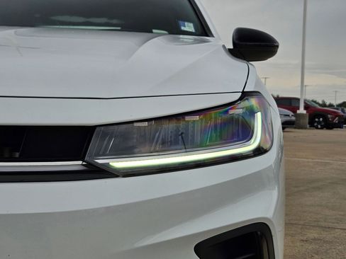 Used 2025 Volkswagen Jetta Sport image 11