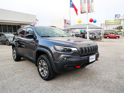 Used 2022 Jeep Cherokee Trailhawk AWD/4WD image 5