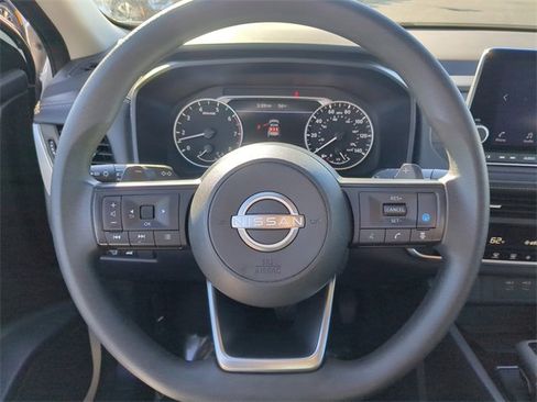 Used 2024 Nissan Rogue SV image 31