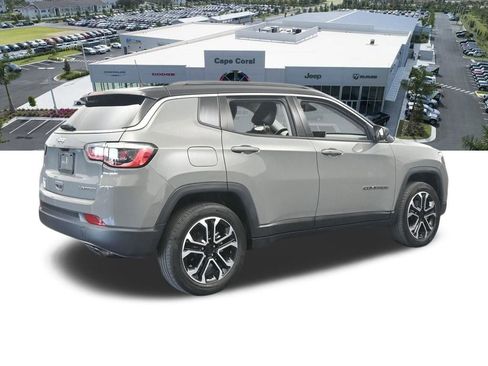 Certified 2022 Jeep Compass Limited image 4