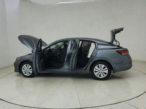 Used 2025 Nissan Sentra S image 69