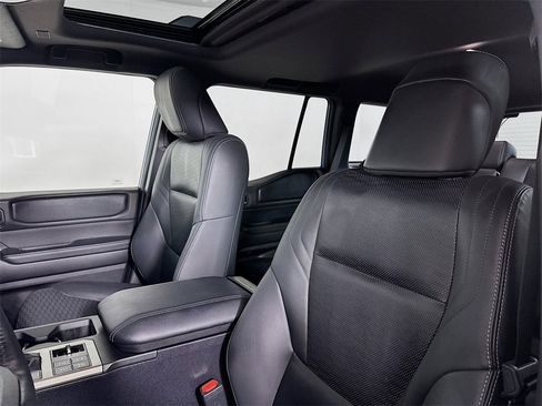 Used 2025 Toyota Land Cruiser image 8