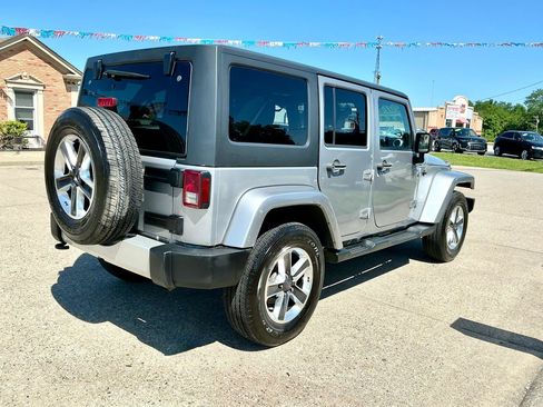 Used 2014 Jeep Wrangler Unlimited Sahara AWD/4WD image 5