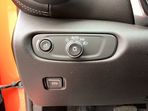 Used 2025 Chevrolet Blazer LT FWD image 29