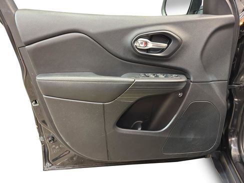 Used 2015 Jeep Cherokee Limited image 14