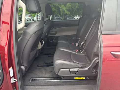 Used 2026 Kia Carnival FWD image 23