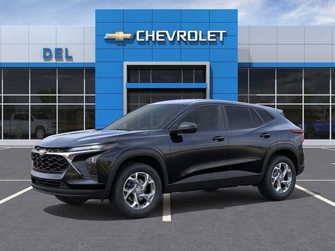 New 2026 Chevrolet Trax LS w/ LS Convenience Package FWD image 2