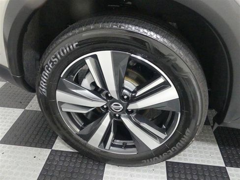 Used 2021 Nissan Rogue Platinum AWD/4WD image 17