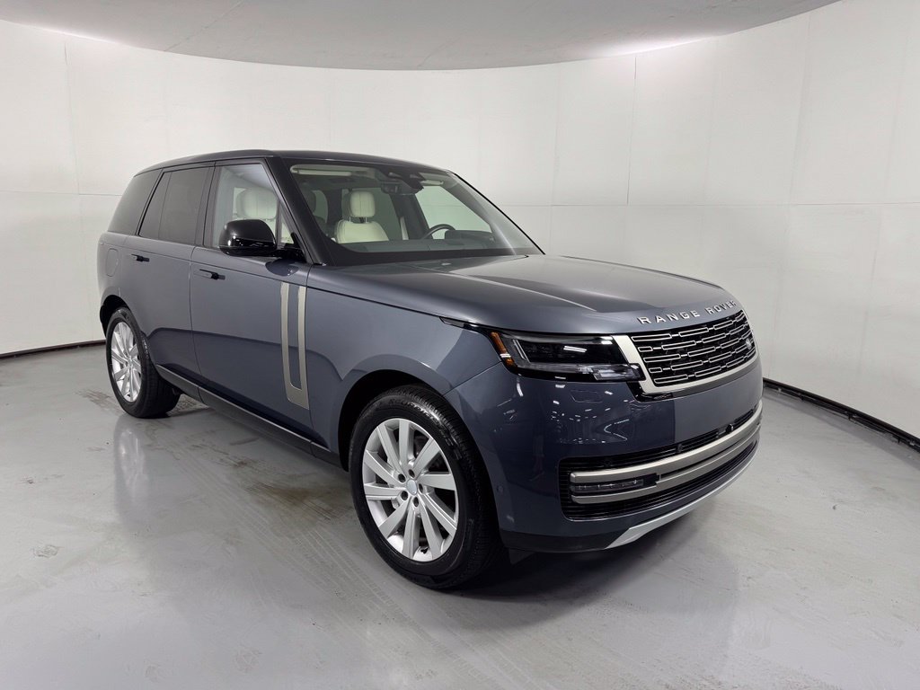 Used 2025 Land Rover Range Rover SE AWD/4WD image 4