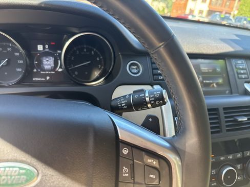 Used 2018 Land Rover Discovery Sport HSE AWD/4WD image 18